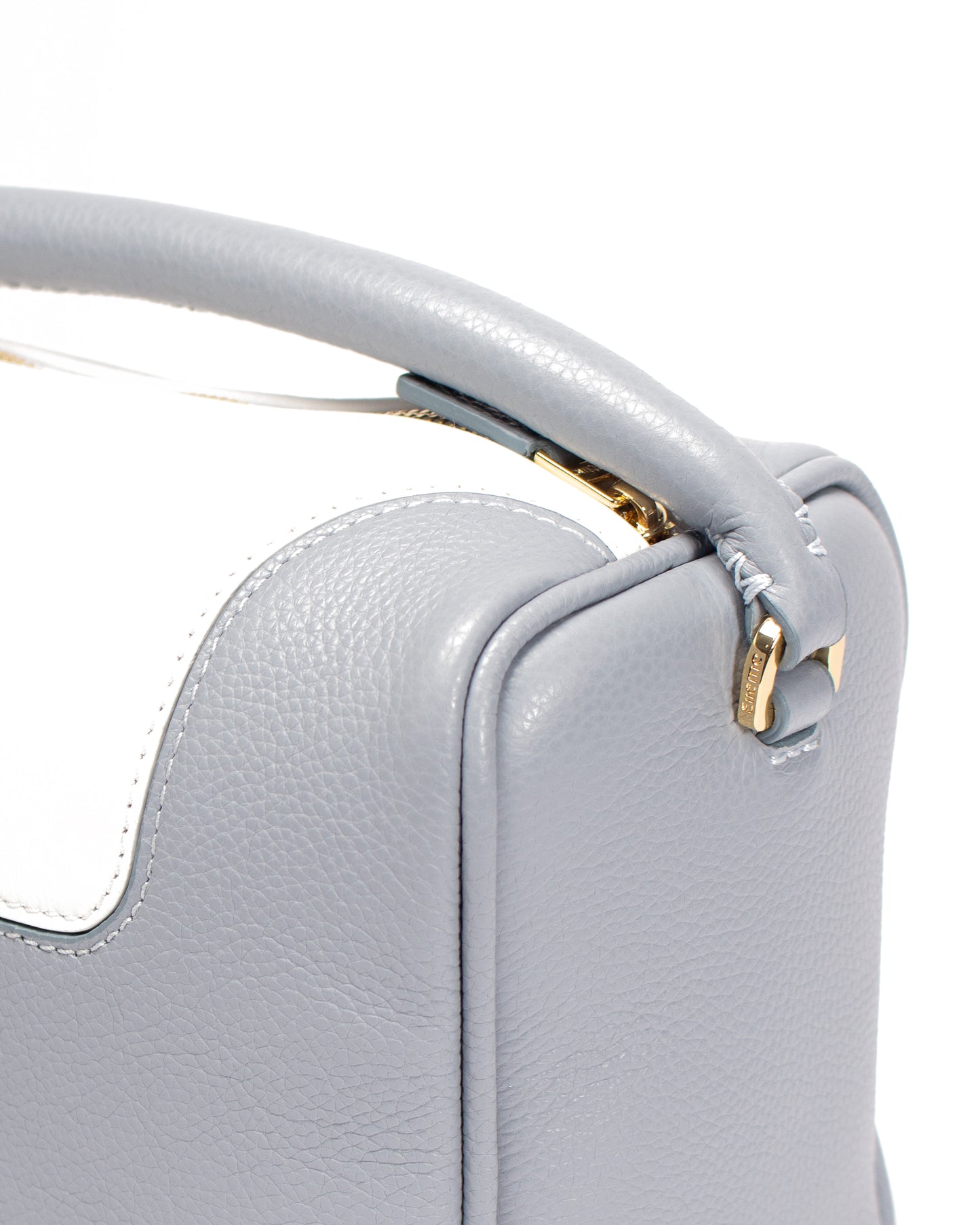 Treasure Pebbled Leather Grey Blue/White