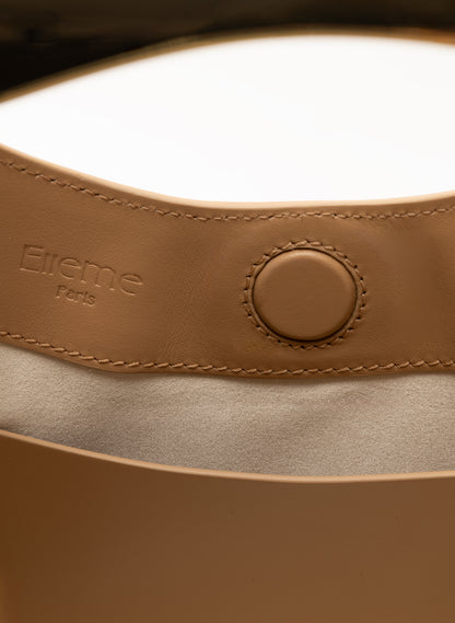 Small Boomerang Leather Cappuccino