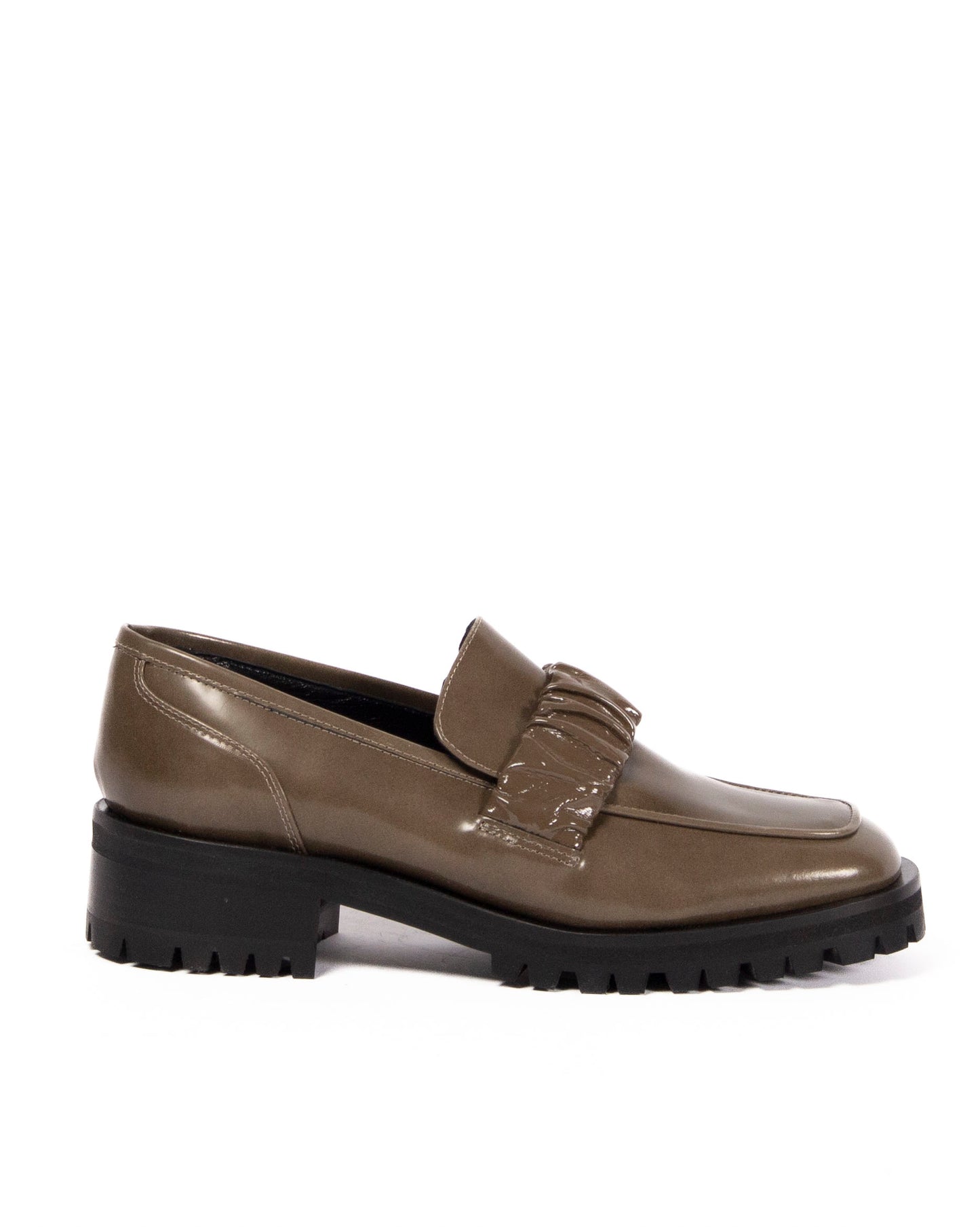 Chouchou Square Loafer Seal