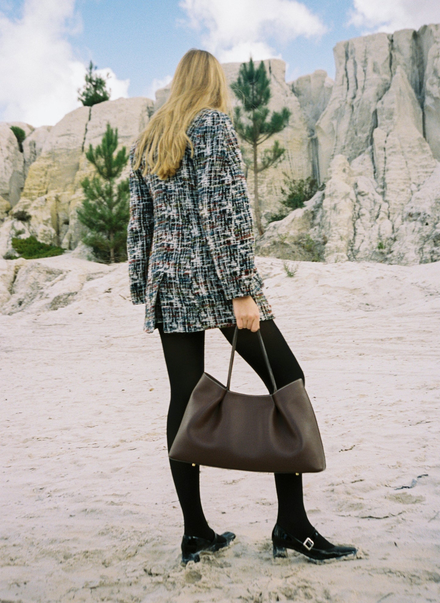 Dimple Tote Pebbled Leather Dark Brown/White Stitches